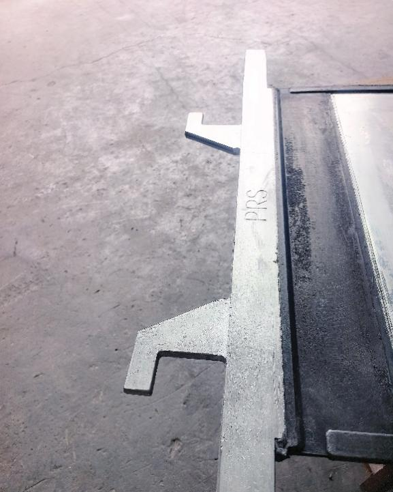 Die-cast aluminum cathode plate hanger bar, lifting lugs and conductive head
